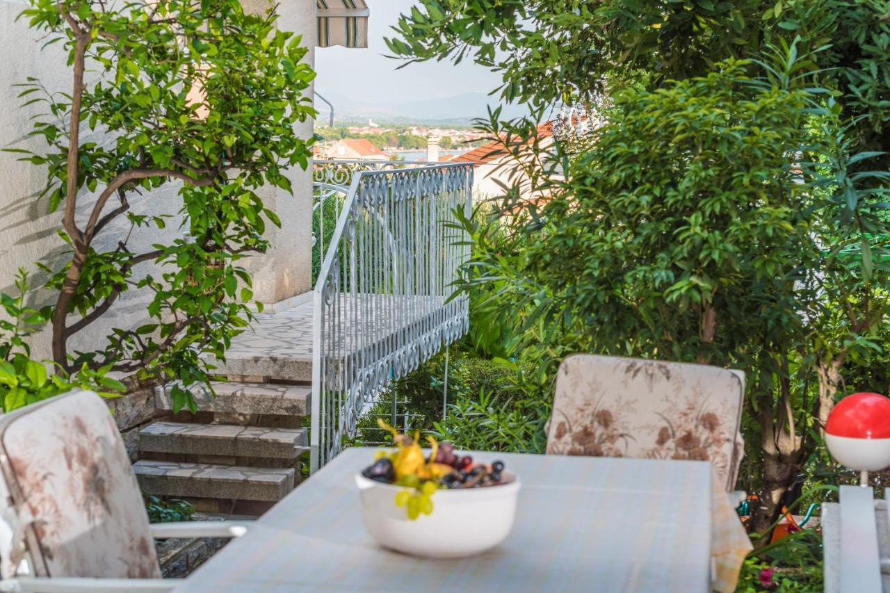 Villa Emilia Vodice Exteriör bild